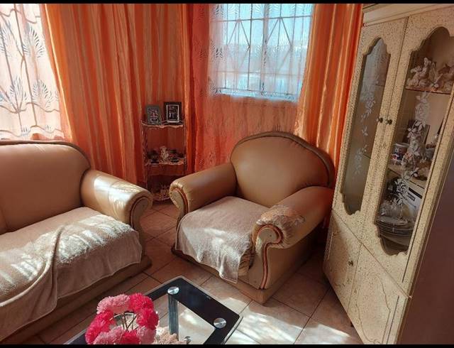 3 BEDROOM HOUSE FOR SALE IN VILLA LIZA